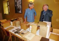 Prof. Hardtke überreicht Nachlass Rudolf Zimmermanns an Dr. Kai Gedeon