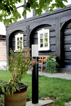 Außenanlage mit neuer Beleuchtung Außenanlage mit neuer Beleuchtung