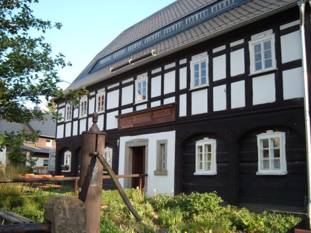 Umgebindehaus und heutige Gastwirtschaft Kleene Schänke Umgebindehaus und heutige Gastwirtschaft Kleene Schänke