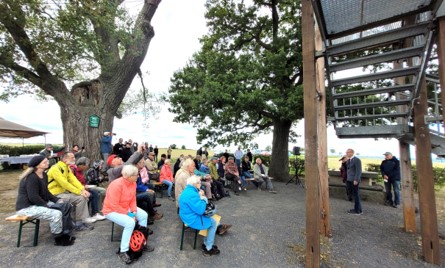 Der Festakt zur Einweihung des neu erstandenen Aussichtsgerüstes am 23. September. Foto: Matthias Schildbach