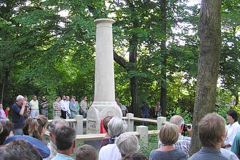  Feierliche Einweihung der sanierten Säule am 03.06.2005, Foto: Veronica Teicher